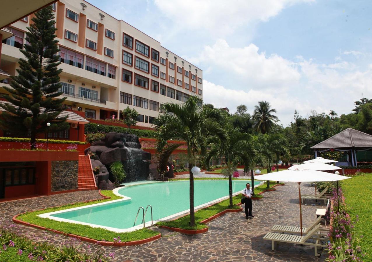 Dam San Hotel Buon Ma Thuot Exterior photo